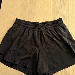 Lululemon Track That Mid Rise Short in Black